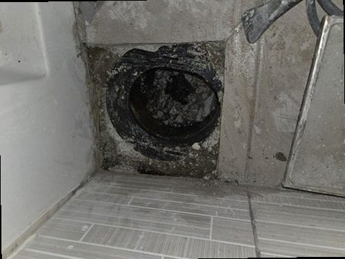 하남 누수탐지 벽지 들뜸과 천장 누수 흔적을 확인하는 현장