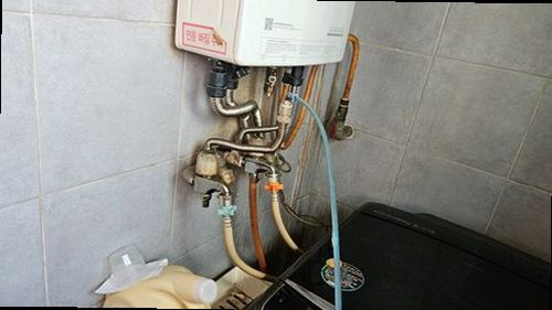 사상구 누수탐지 보일러와 난방 분배기 연결 상태를 확인하는 현장