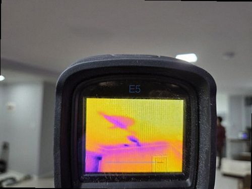 안성 누수탐지 욕실 유가와 방수층 접점의 상태를 확인하는 현장 점검