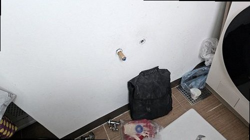 도봉구 누수탐지 아래층 안방 천장에 발생한 누수 흔적과 점검 모습