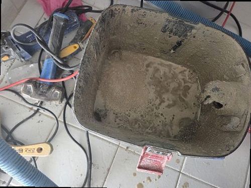 부산 서구 누수탐지 수도계량기 별침과 압력 게이지를 확인하는 누수 점검 장면