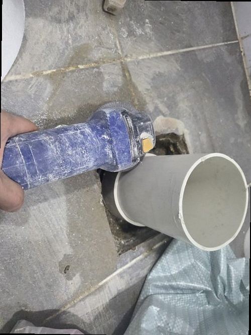 용산구 누수탐지 가스탐지기와 청음탐지기로 누수 위치를 비교 확인하는 모습