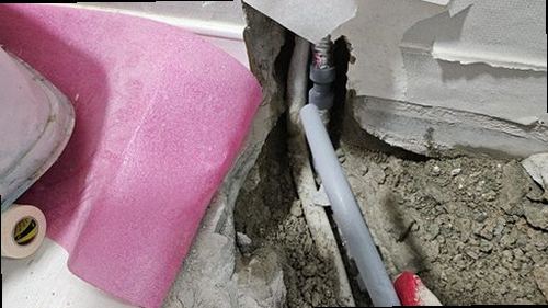 아산시 누수탐지 보일러와 난방 분배기 배관을 점검하는 현장 모습