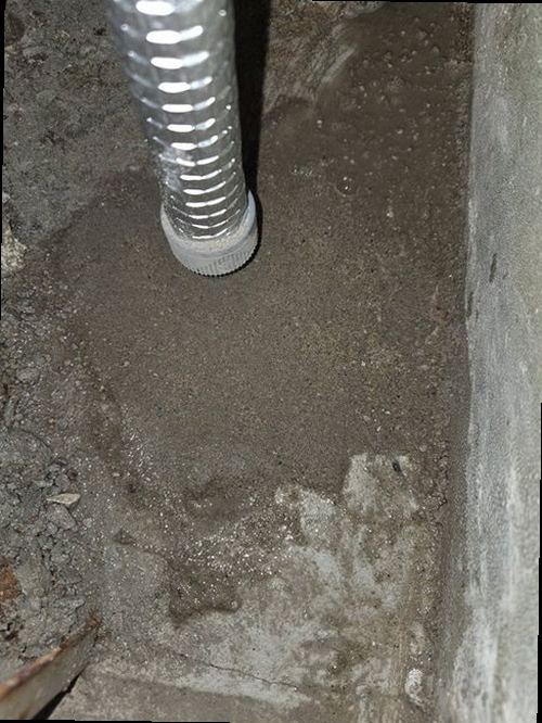 양주 누수탐지 누수 피해 부위와 수도계량기 별침을 확인하는 모습