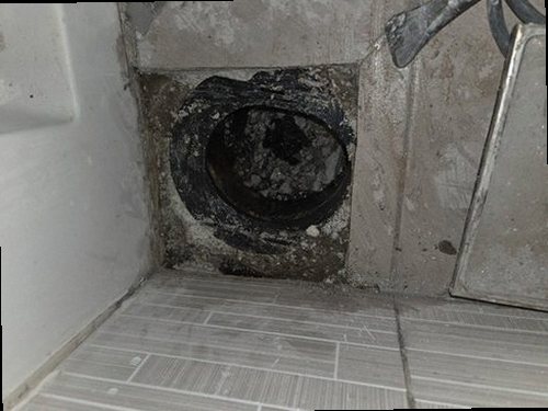 이천 누수탐지 가스 탐지기와 청음 탐지기를 사용해 배관 위치를 확인하는 과정