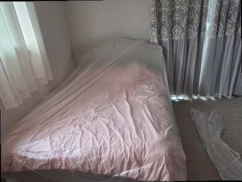 이천 누수탐지 안방 천장과 벽면에 나타난 누수 흔적 확인