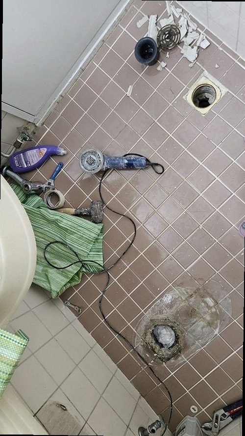 팔달구 누수탐지 수도계량기 별침과 배관 점검 위치를 확인하는 모습