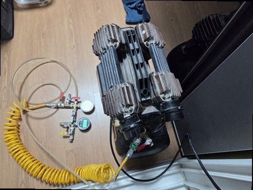 대전 중구 누수탐지 압력 게이지와 열화상 카메라로 누수 위치를 확인하는 모습