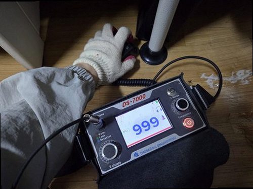 덕양구 누수탐지 수도계량기 별침과 배관 압력 게이지를 확인하는 현장