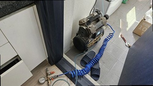 구리 누수탐지 압력 게이지와 누수 탐지 장비를 이용한 배관 검사