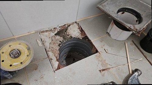 계양구 누수탐지 열화상 카메라와 수분측정기를 이용한 누수 점검 모습