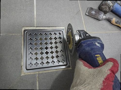 사하구 누수탐지 욕실 천장과 바닥의 누수 진행 상태를 비교하는 진단 이미지